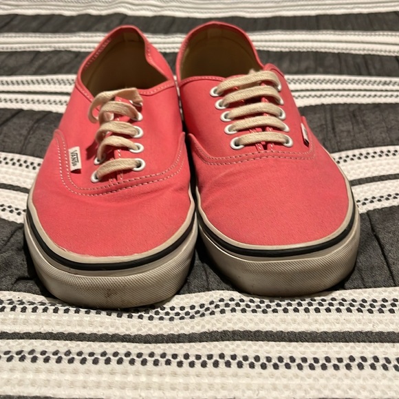 Vans - Picture 5 of 6